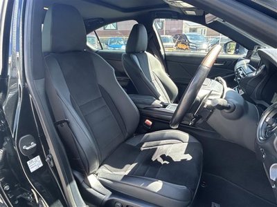 2022 Lexus IS — миниатюра 16