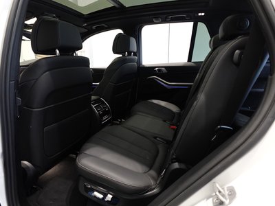 صورة 29 لـ 2022 BMW X5