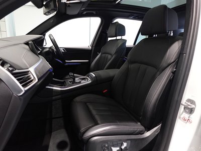 صورة 26 لـ 2022 BMW X5