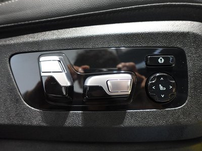 صورة 42 لـ 2022 BMW X5