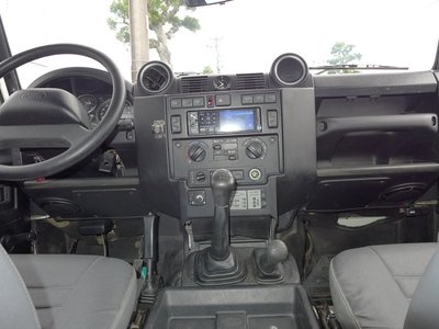 صورة 19 لـ 2009 LAND Rover DEFENDER
