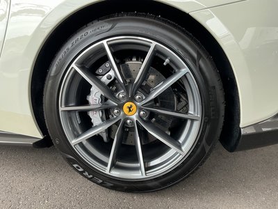 2021 Ferrari 812 GTS 照片 11