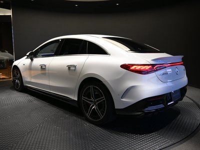 2025 Mercedes-BENZ EQE AMG photo 7