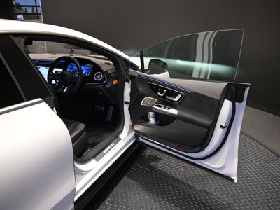 2025 Mercedes-BENZ EQE AMG thumbnail 30
