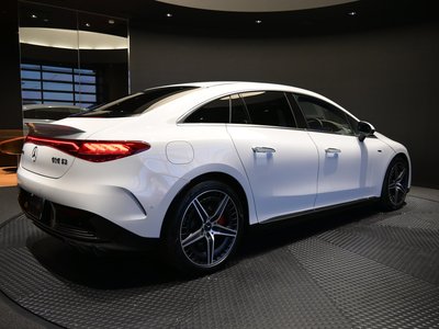 2025 Mercedes-BENZ EQE AMG photo 5