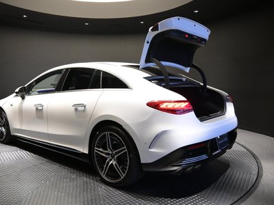 2025 Mercedes-BENZ EQE AMG photo 8