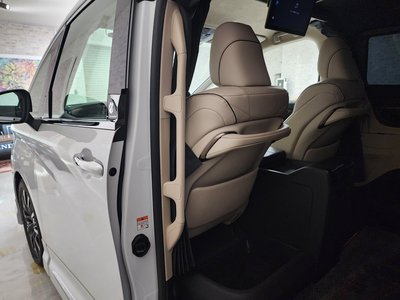 صورة 15 لـ 2025 Toyota ALPHARD