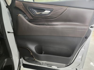 صورة 39 لـ 2025 Toyota ALPHARD