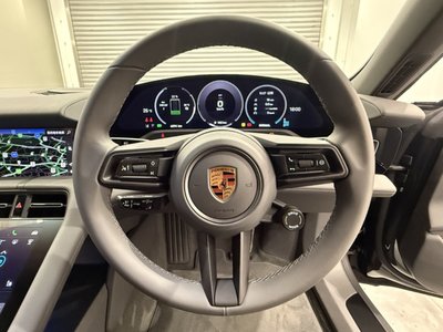 2025 Porsche TAYCAN photo 9