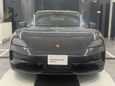 2025 Porsche TAYCAN photo 2