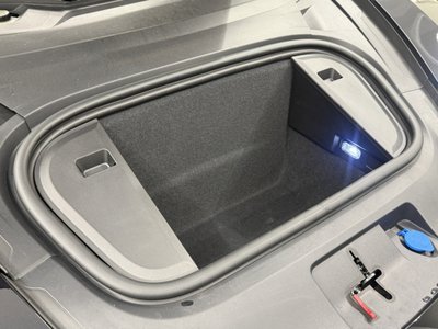 2025 Porsche TAYCAN thumbnail 19