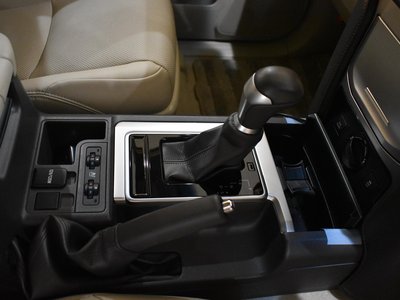 صورة 24 لـ 2023 Toyota LAND CRUISER PRADO