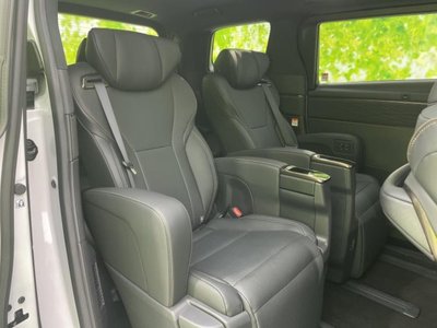 صورة 5 لـ 2025 Toyota ALPHARD