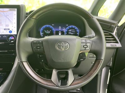 صورة 17 لـ 2025 Toyota ALPHARD