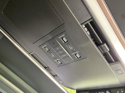 صورة 38 لـ 2025 Toyota ALPHARD
