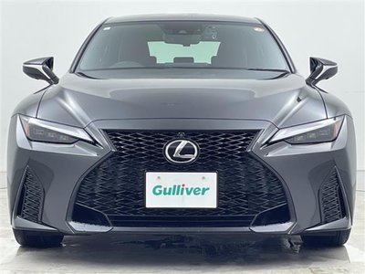 2023 Lexus IS thumbnail 19