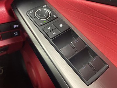 2023 Lexus IS thumbnail 35
