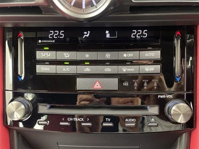 2023 Lexus IS thumbnail 27