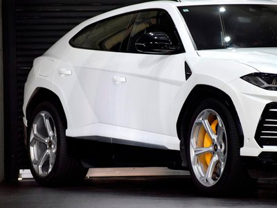2019 Lamborghini URUS — фото 16
