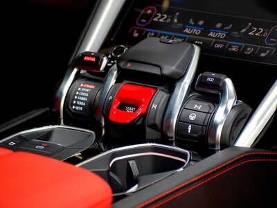 2019 Lamborghini URUS — фото 56