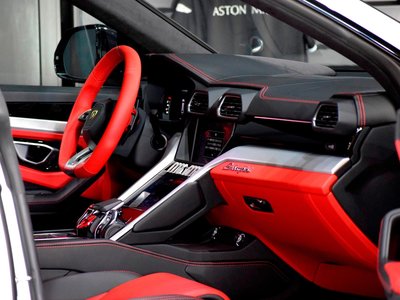 2019 Lamborghini URUS — фото 47