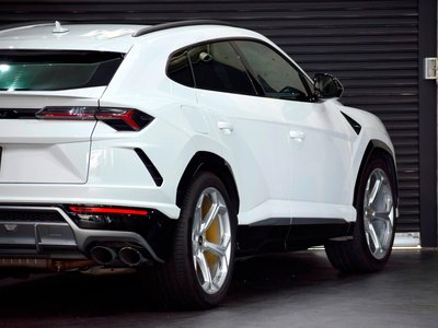 2019 Lamborghini URUS — фото 46