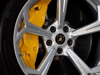 2019 Lamborghini URUS — фото 25