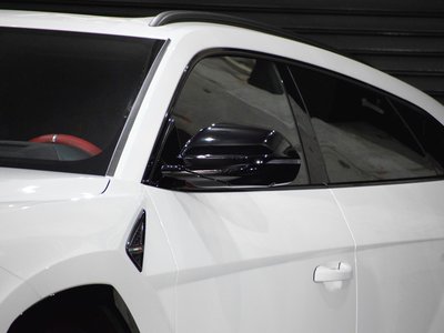 2019 Lamborghini URUS — фото 9