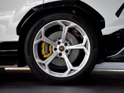 2019 Lamborghini URUS — фото 30
