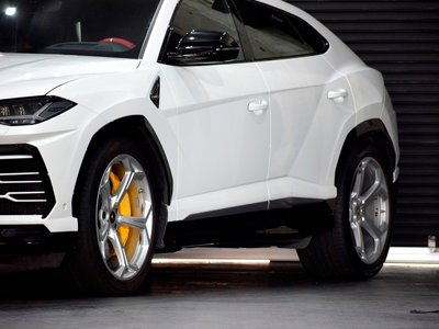 2019 Lamborghini URUS — фото 8
