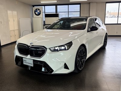 2025 BMW M5 TOURING photo 6