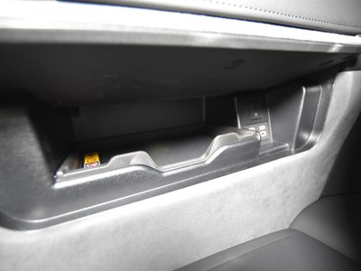 2024 Lexus LM photo 38