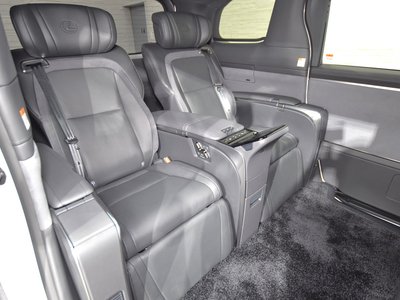 2024 Lexus LM photo 22