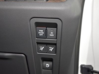 2024 Lexus LM photo 36
