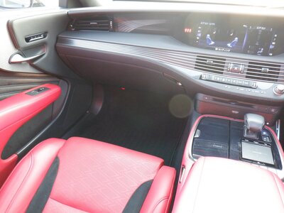 صورة مصغرة 6 لـ 2017 Lexus LS