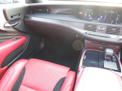 صورة مصغرة 7 لـ 2017 Lexus LS