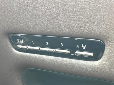 2018 Lexus LS thumbnail 49