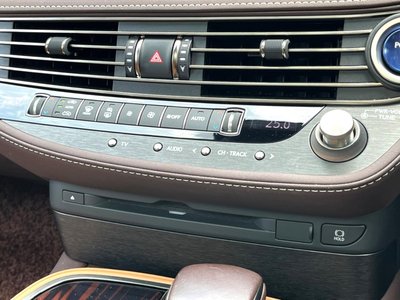 2018 Lexus LS thumbnail 67