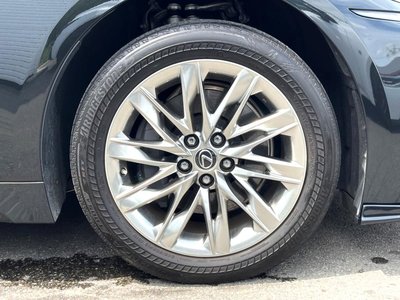 2018 Lexus LS thumbnail 35