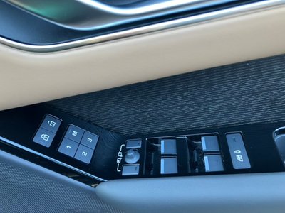 2025 LAND Rover RANGE ROVER VELAR photo 11