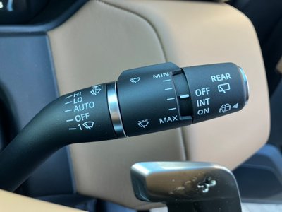 2025 LAND Rover RANGE ROVER VELAR thumbnail 33