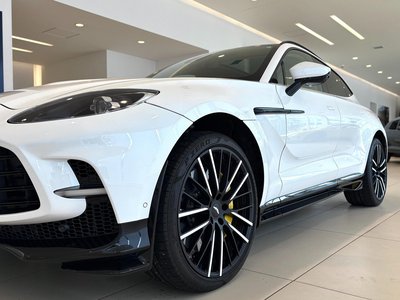 صورة 9 لـ 2023 Aston Martin DBX