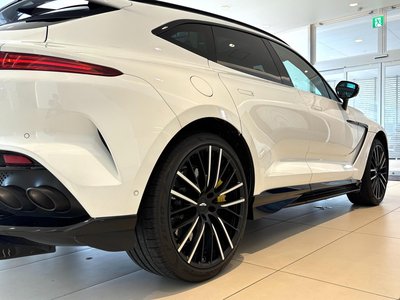 صورة 11 لـ 2023 Aston Martin DBX