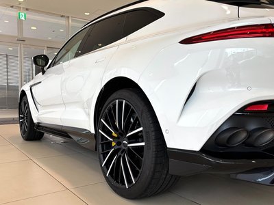 صورة 10 لـ 2023 Aston Martin DBX