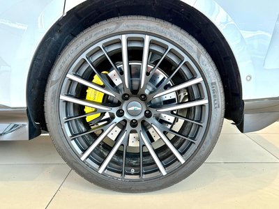 صورة مصغرة 22 لـ 2023 Aston Martin DBX