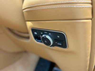 صورة مصغرة 49 لـ 2023 Aston Martin DBX