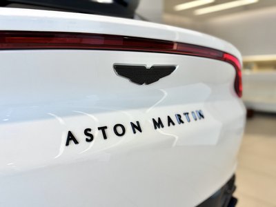 صورة 15 لـ 2023 Aston Martin DBX