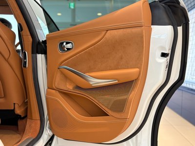 صورة مصغرة 35 لـ 2023 Aston Martin DBX
