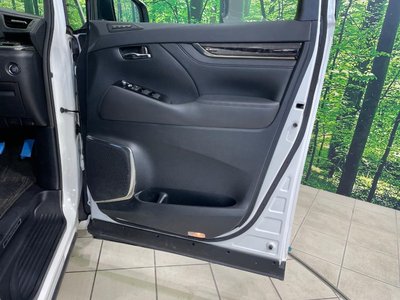 صورة 51 لـ 2023 Toyota ALPHARD