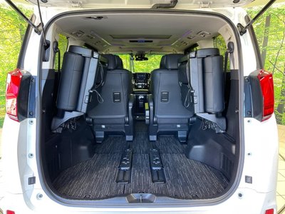 صورة 10 لـ 2023 Toyota ALPHARD